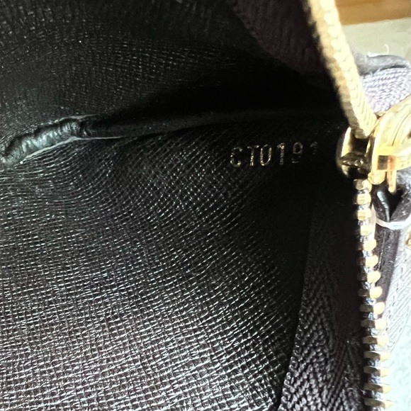 Louis Vuitton Mini Lin Key Pouch/ Cles - Picture 6 of 9